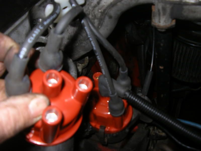 How to replace the distributor cap and rotor on Volvo 240